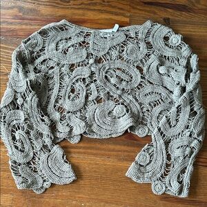 WILLOW & ROOT Crochet Openwork Crop Top in olive gray green XS